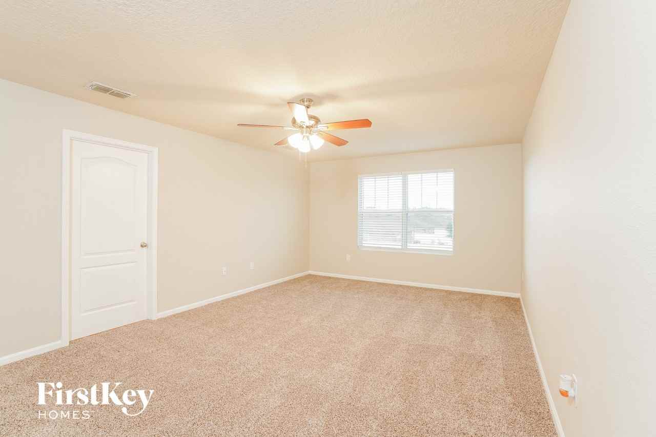 3526 Summit Oaks Dr - Photo 5 of 15