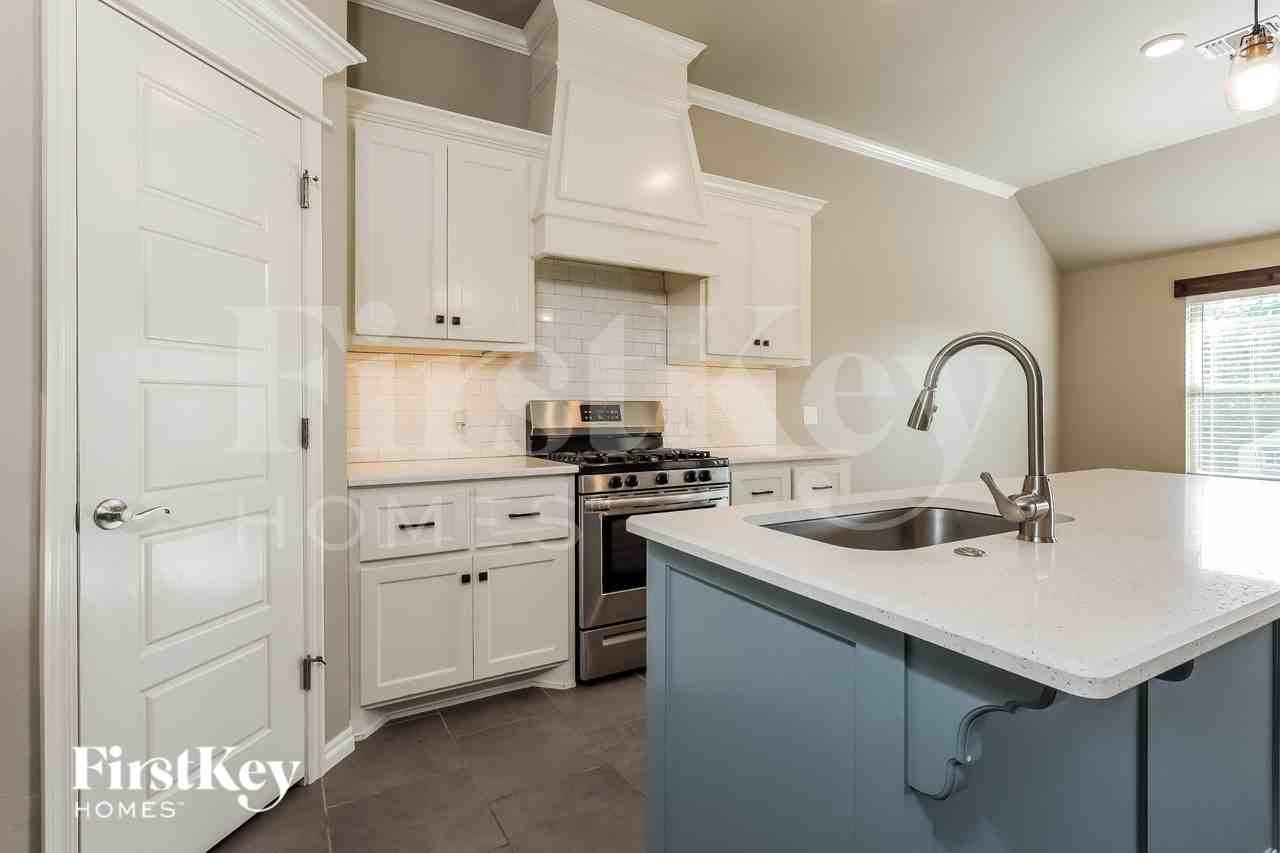 2809 Cypress Springs Blvd - Photo 7 of 16