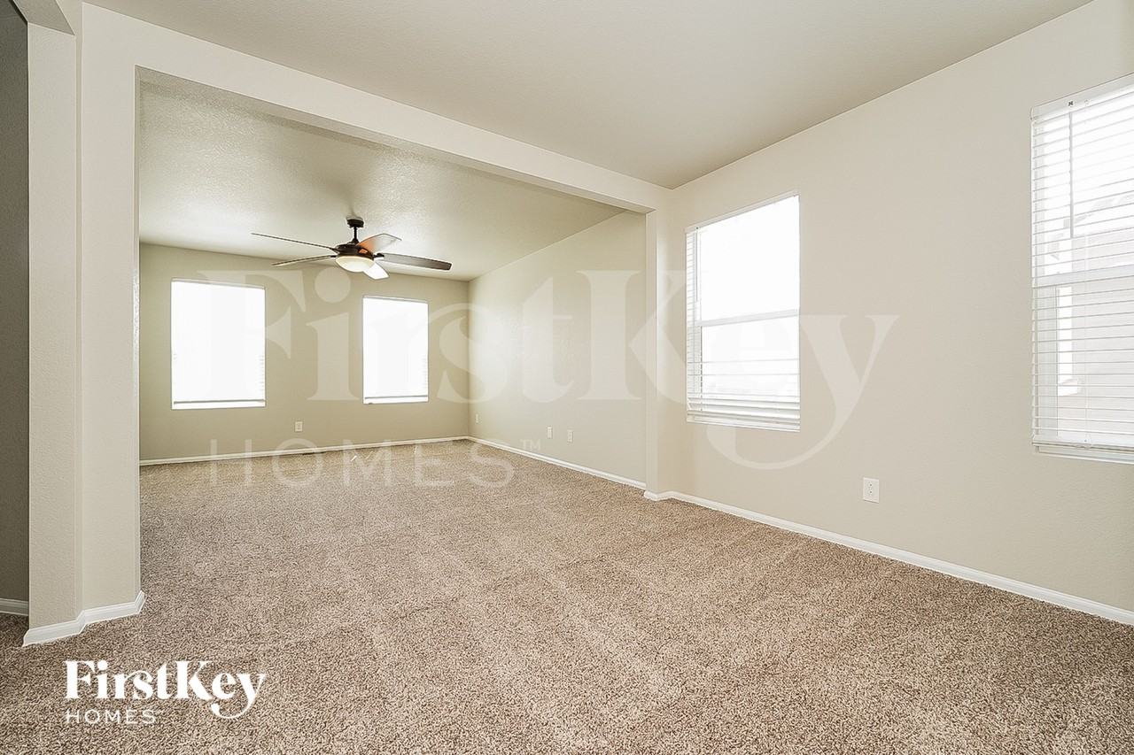 2349 Shipman St - Photo 6 of 15