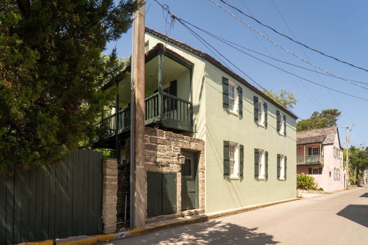 76 Marine St