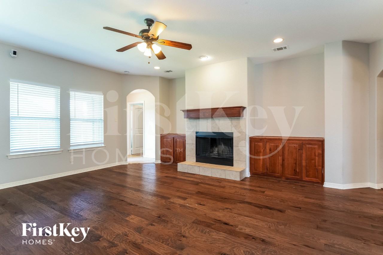 104 Abbey Rd - Photo 3 of 19