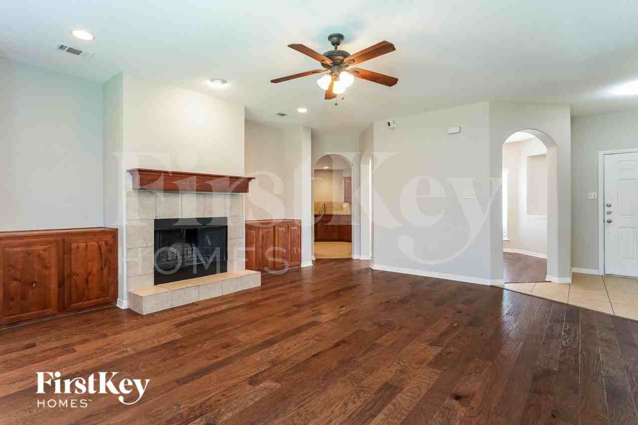 104 Abbey Rd - Photo 5 of 19