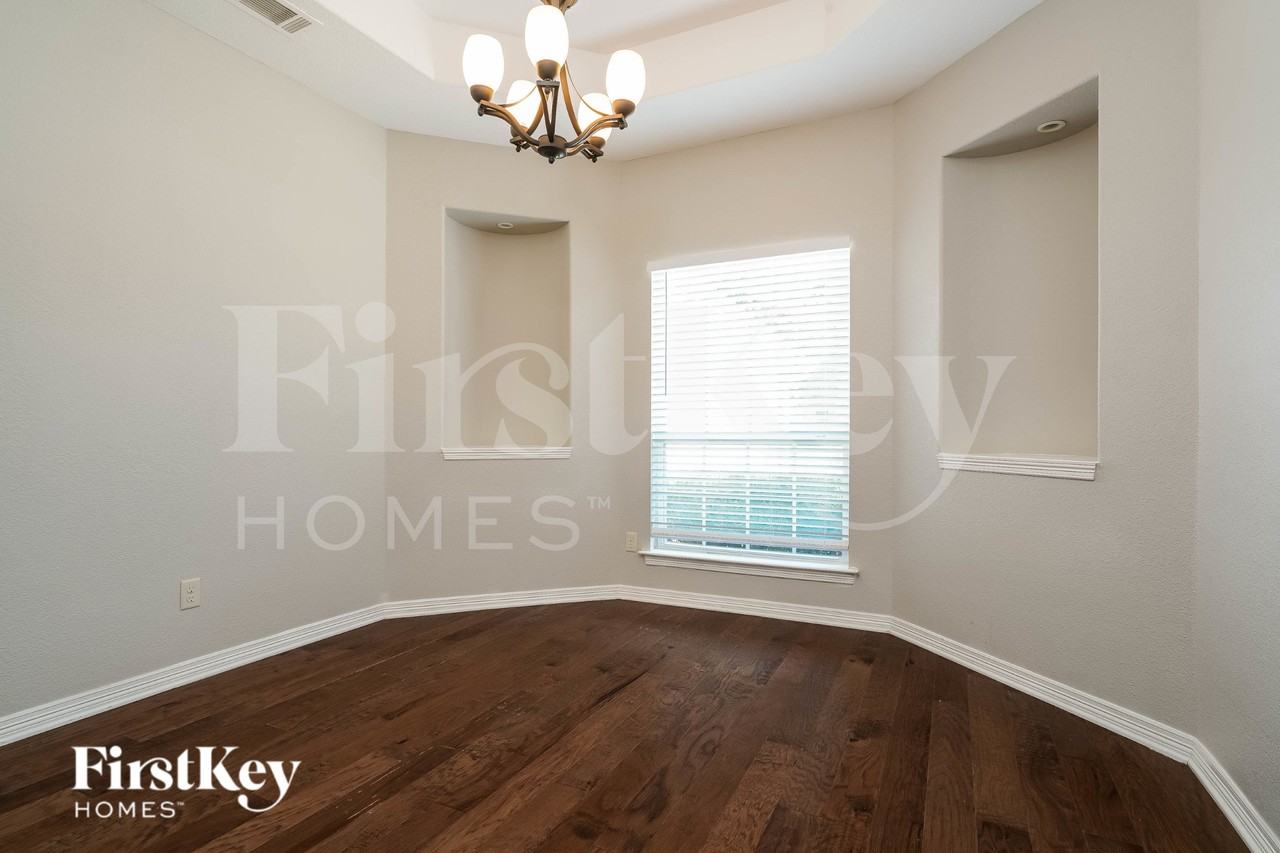 104 Abbey Rd - Photo 6 of 19