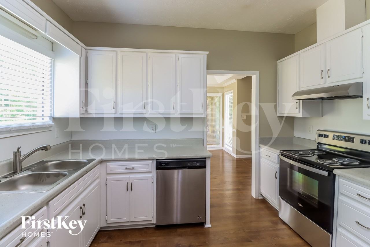 11507 Matthews Trl - Photo 7 of 15