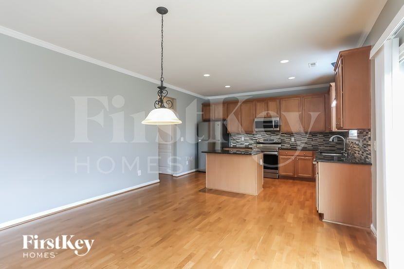2114 Feather Ridge Dr - Photo 6 of 15