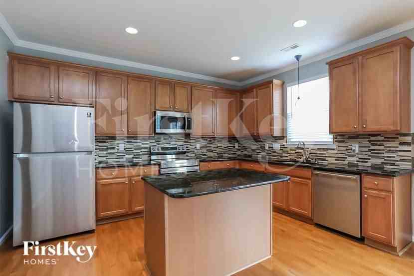 2114 Feather Ridge Dr - Photo 7 of 15