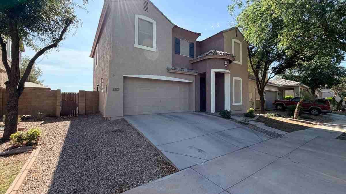 2129 S Jacana Ln - Photo 4 of 33