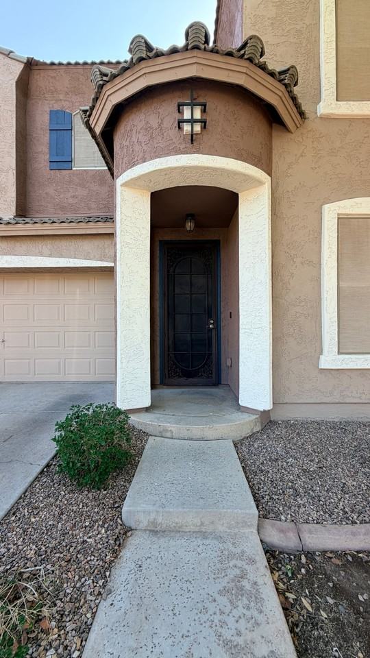 2129 S Jacana Ln - Photo 5 of 33
