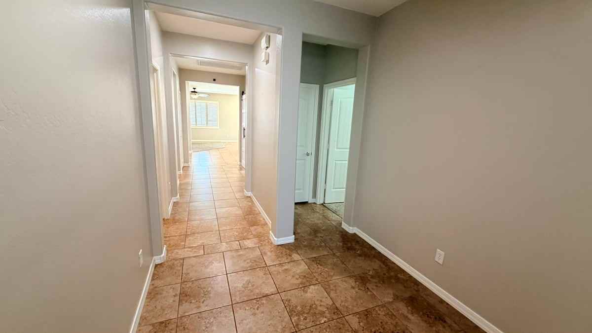 40750 W Colby Dr - Photo 2 of 24