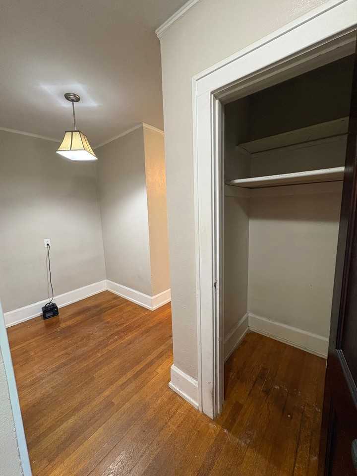 1137 44th St #2 - Photo 6 of 19