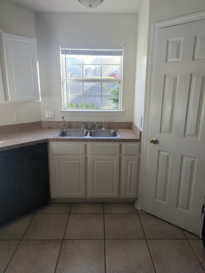 207 Riverchase Blvd - Photo 6 of 13