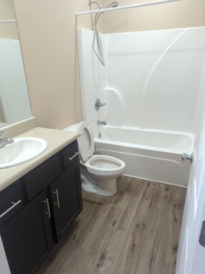 607 E Williams Ave - Photo 7 of 11