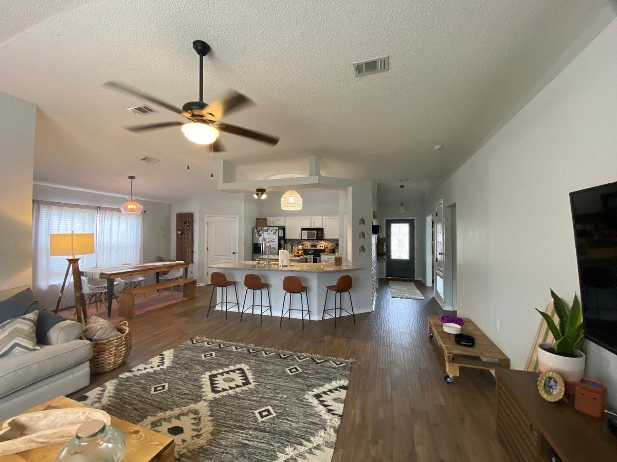 6486 Surfside Cv - Photo 4 of 33