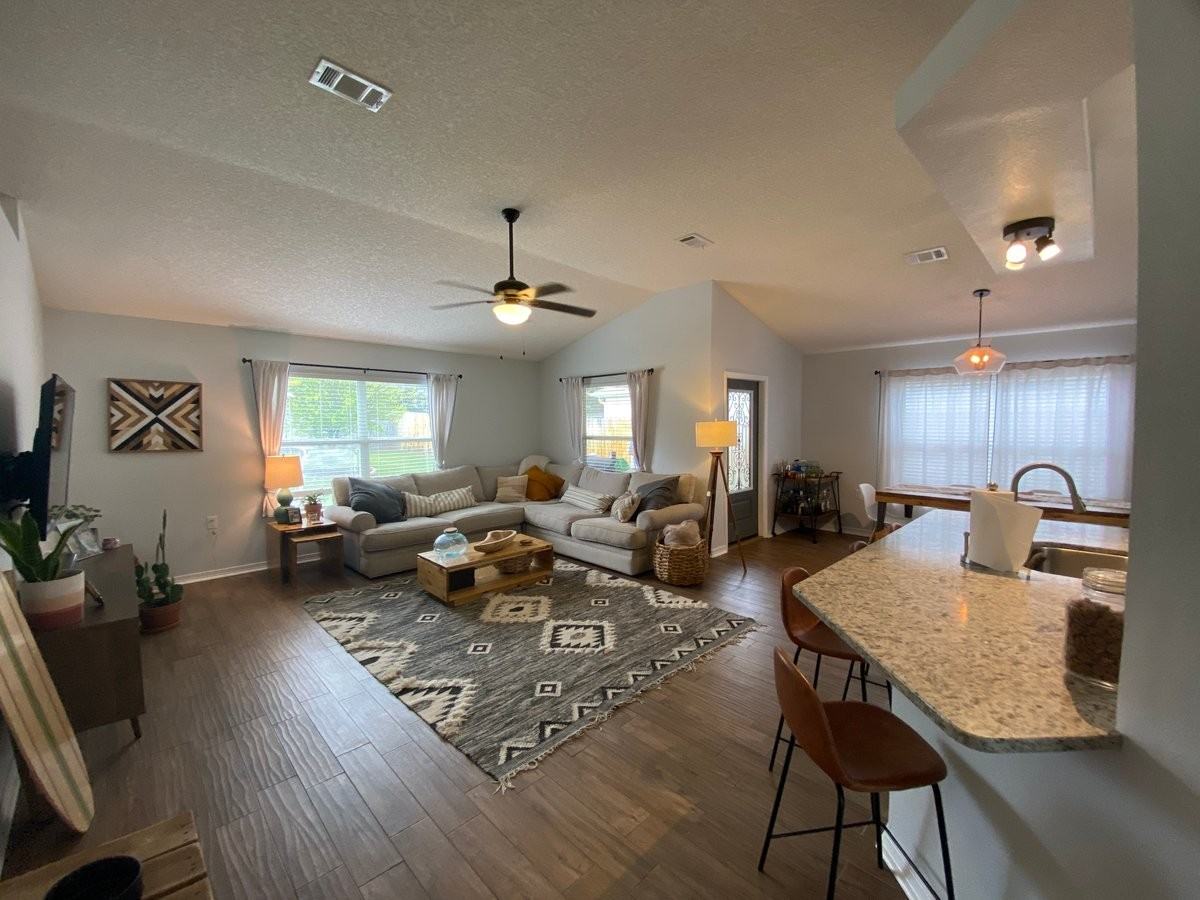 6486 Surfside Cv - Photo 6 of 33