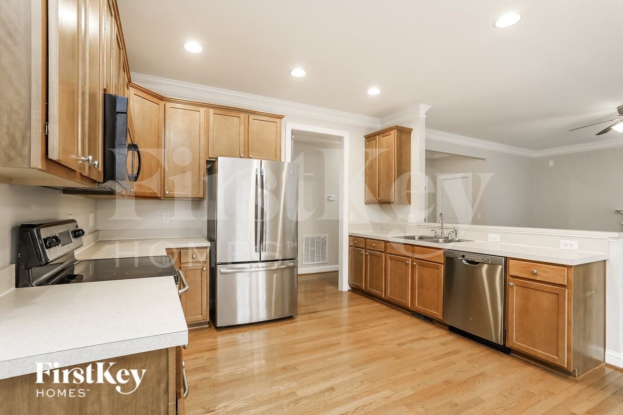 5605 Catskill Ct - Photo 4 of 15