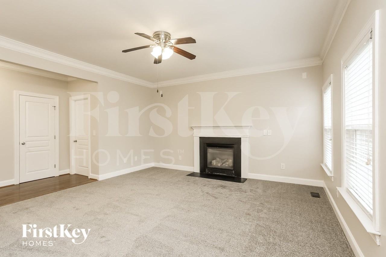 5605 Catskill Ct - Photo 6 of 15