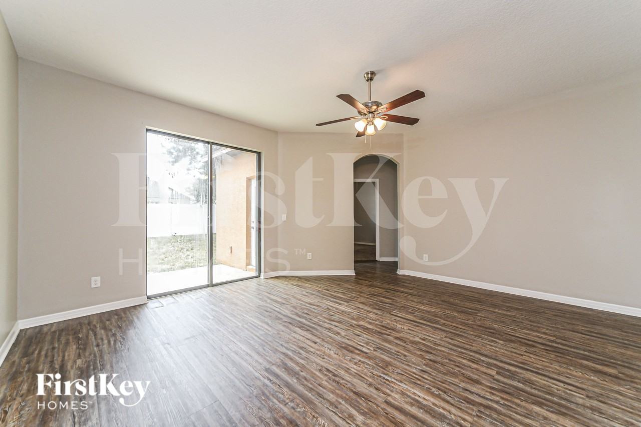 3086 Pointe Place Ave - Photo 2 of 19