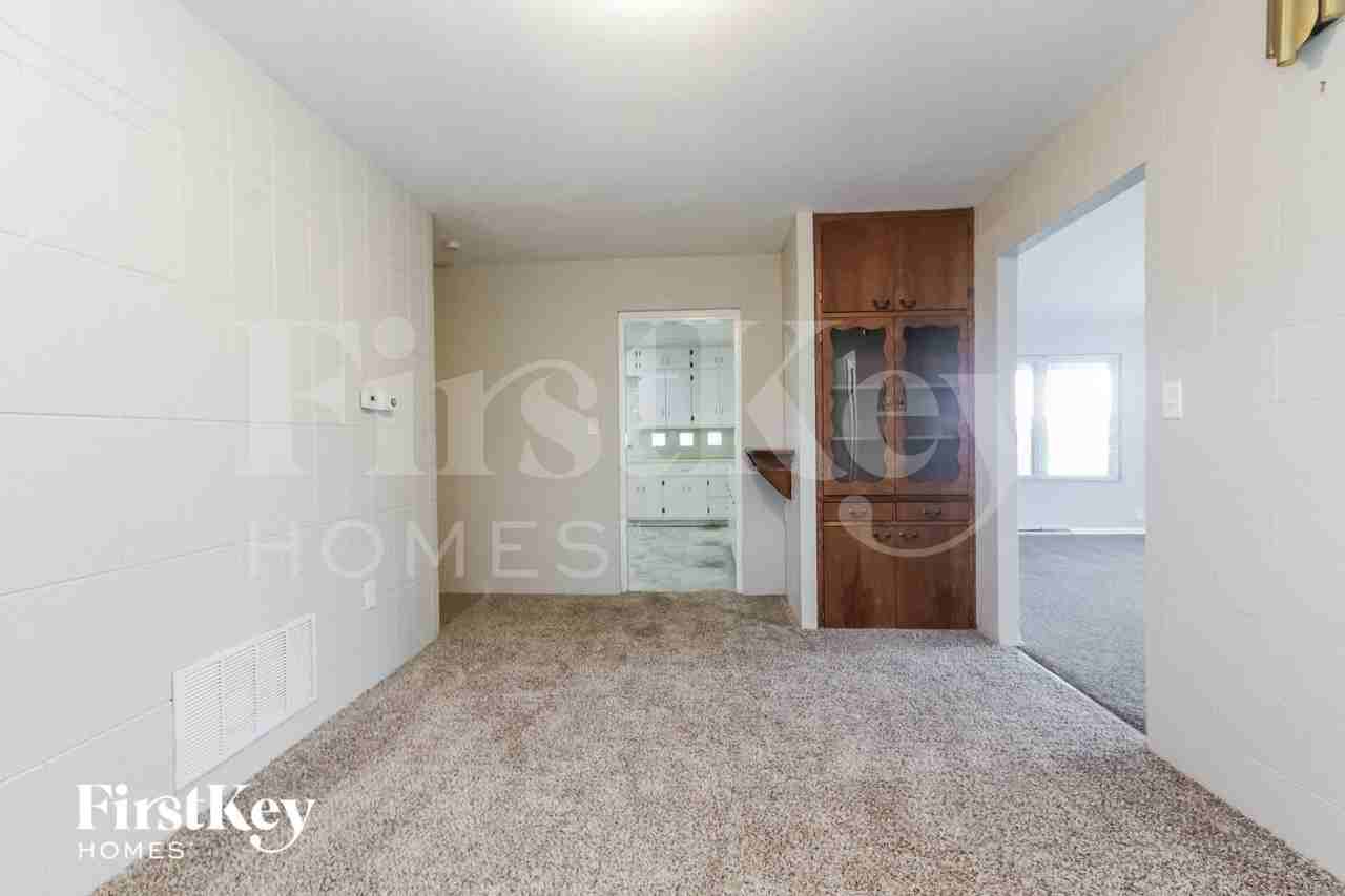 5412 E Edgewood Ave - Photo 4 of 15
