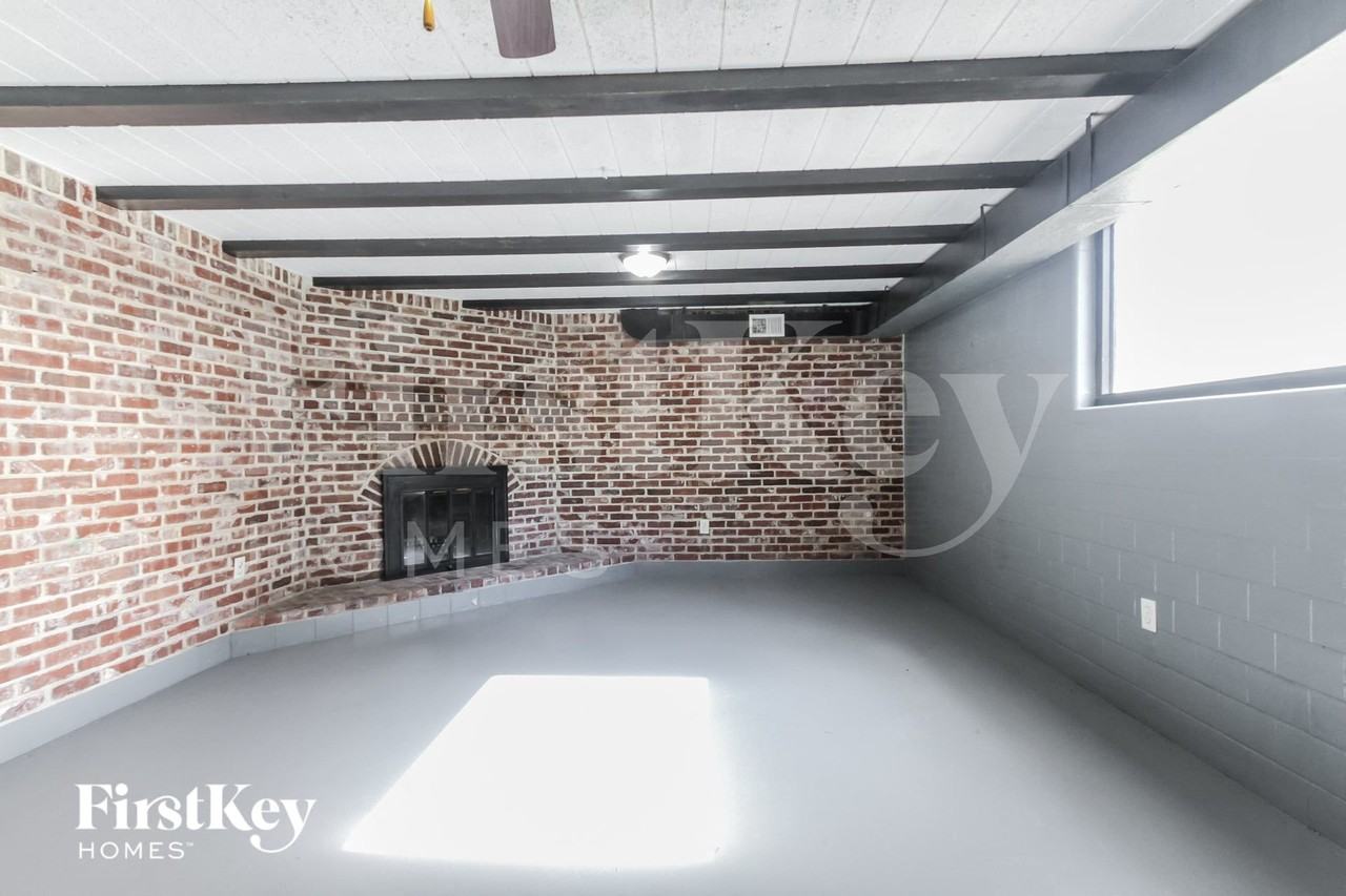 5412 E Edgewood Ave - Photo 7 of 15