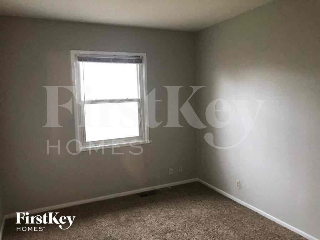 5050 Patricia St - Photo 6 of 12
