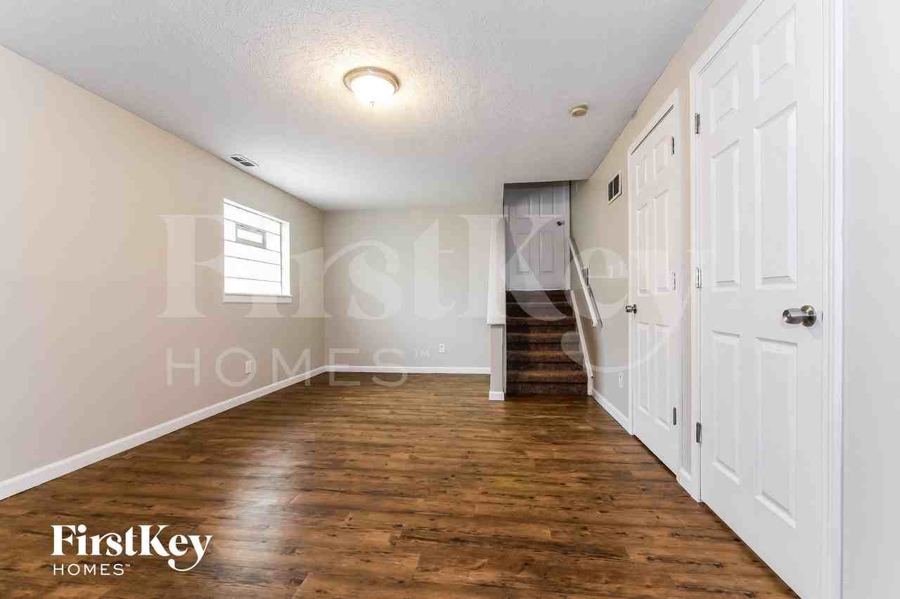3703 Bonn Blvd - Photo 6 of 15