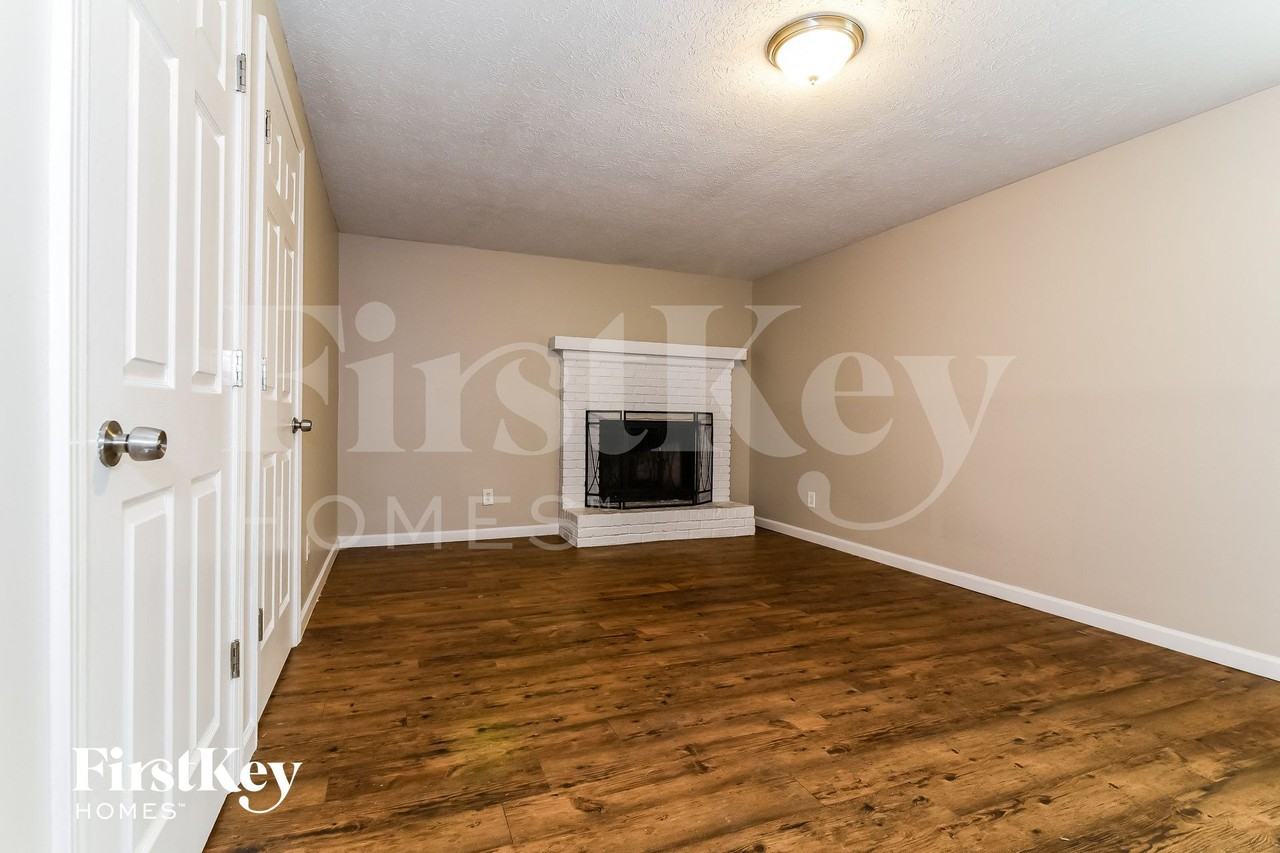 3703 Bonn Blvd - Photo 7 of 15