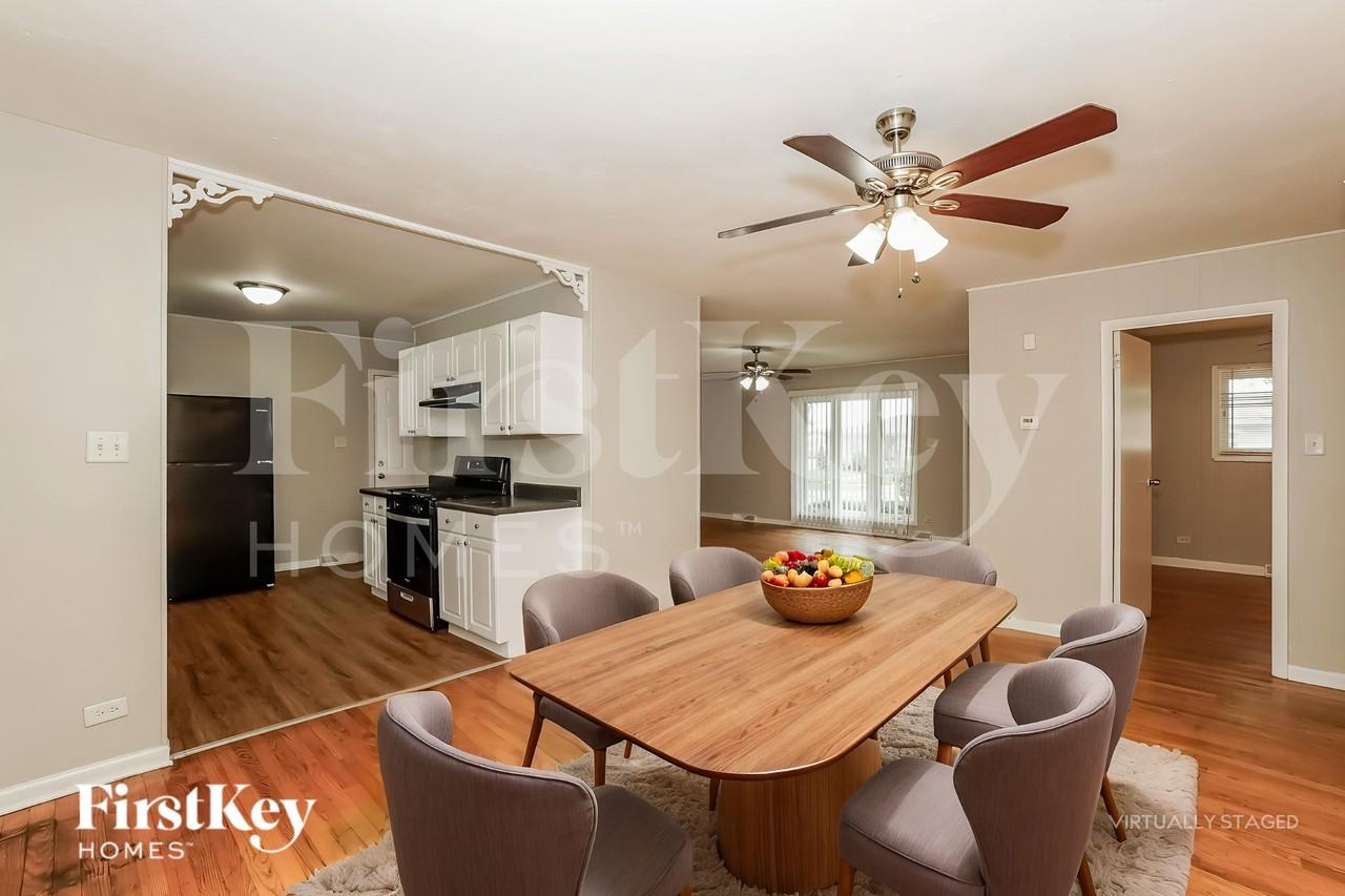 22728 Ridgeway Ave - Photo 7 of 19
