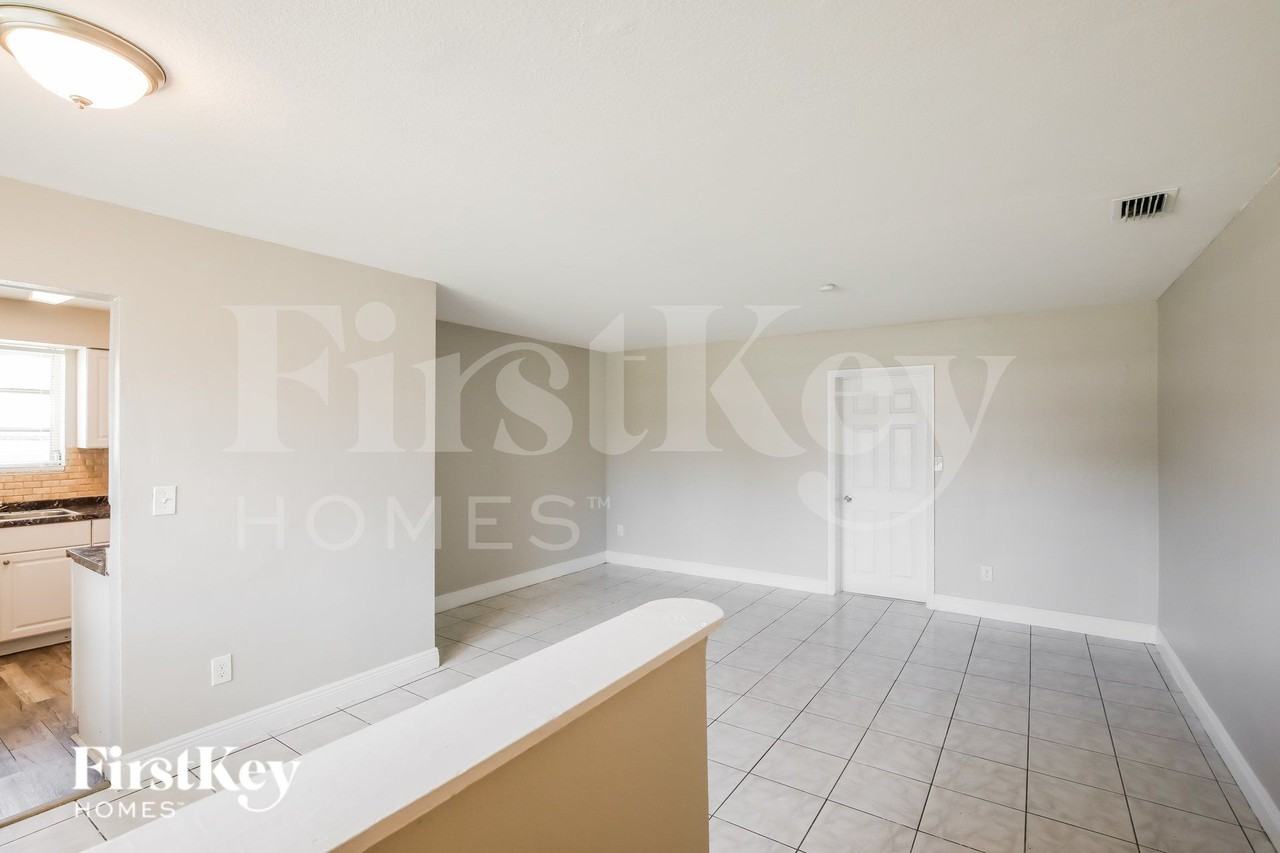 2261 Nw 172nd Ter - Photo 2 of 16