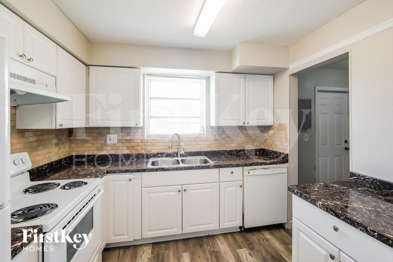2261 Nw 172nd Ter - Photo 5 of 16