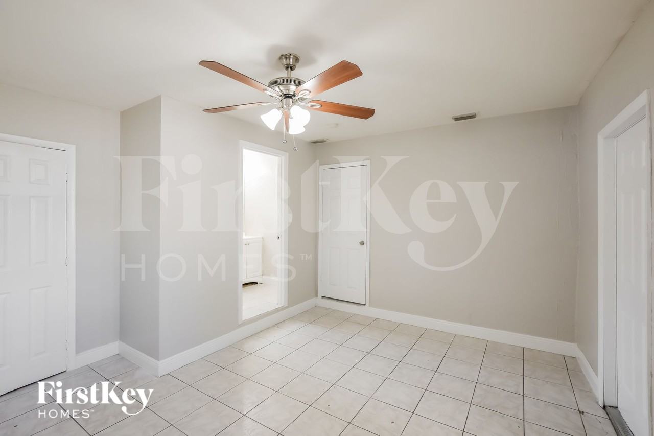 2261 Nw 172nd Ter - Photo 7 of 16
