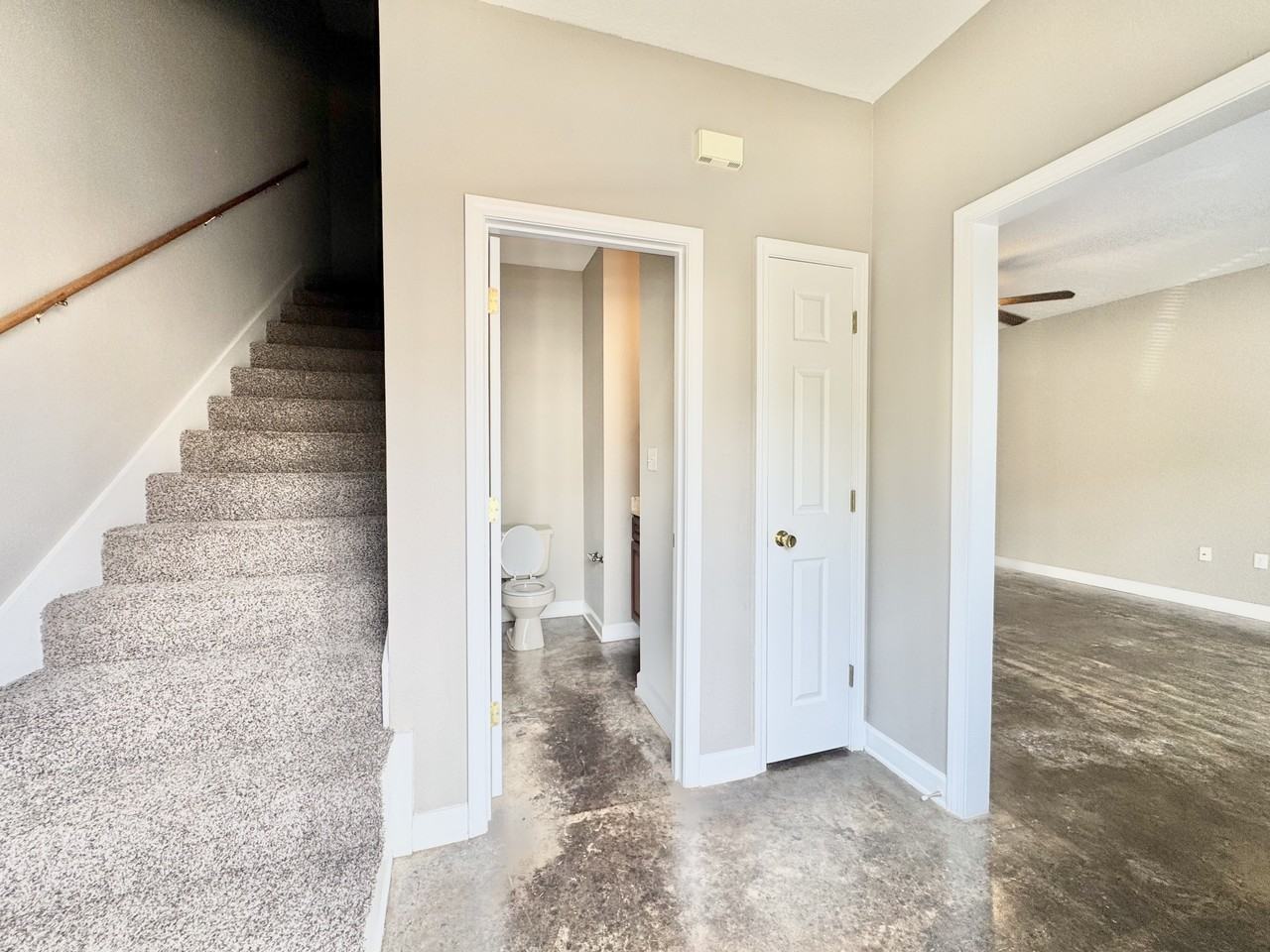 914 W Craighead Forest Rd #W - Photo 4 of 31