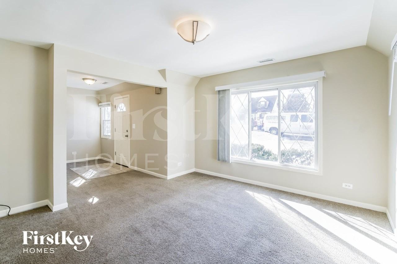 123 Fairlawn Dr - Photo 5 of 15