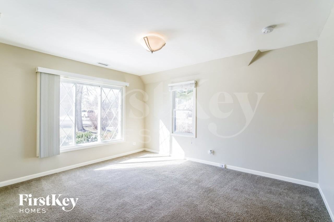 123 Fairlawn Dr - Photo 6 of 15