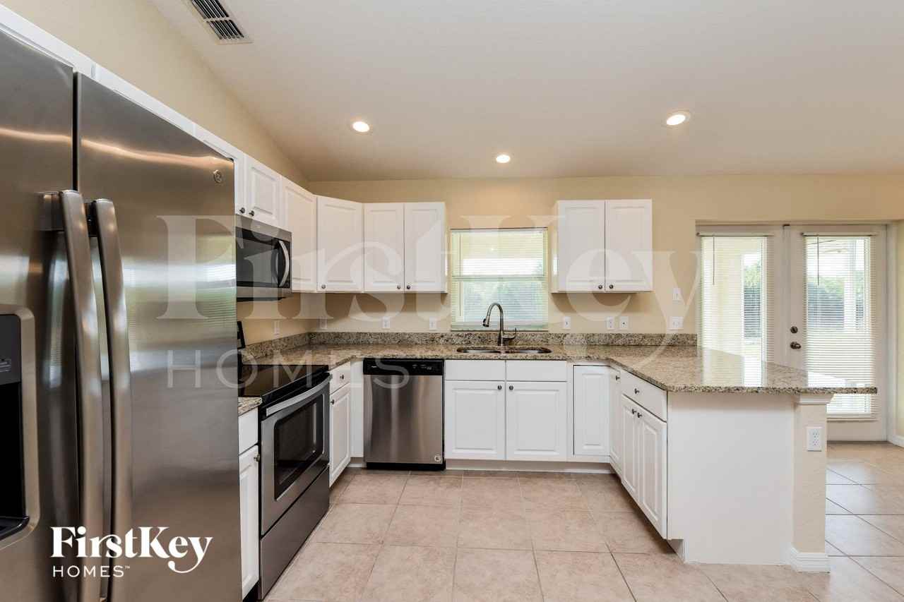 12201 Helios Ave - Photo 7 of 16