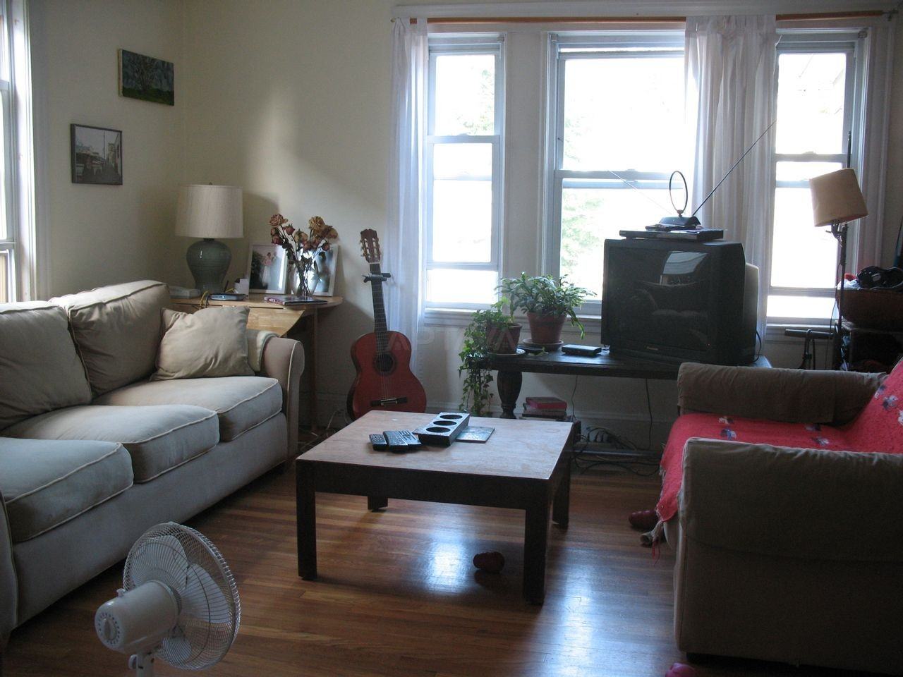 50 Clarendon Ave #2 - Photo 4 of 9