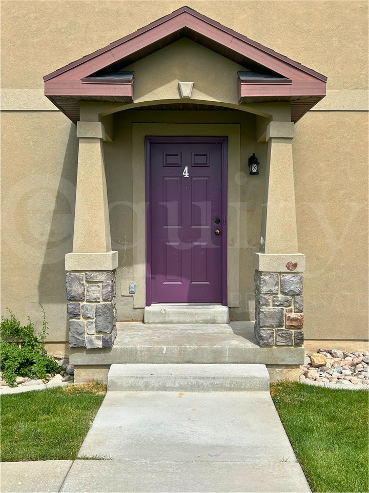 8045 N Plum Creek Dr #1 - Photo 3 of 33