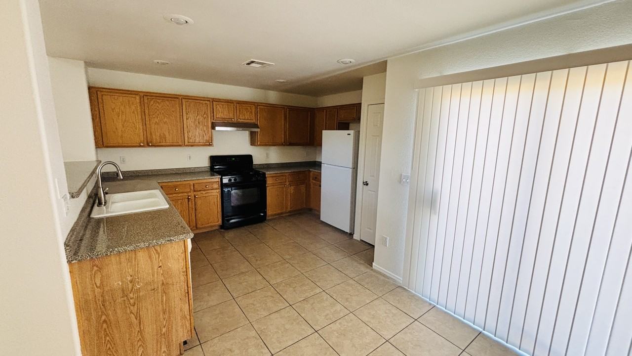 9380 Malaya Garnet Ct #1 - Photo 5 of 27