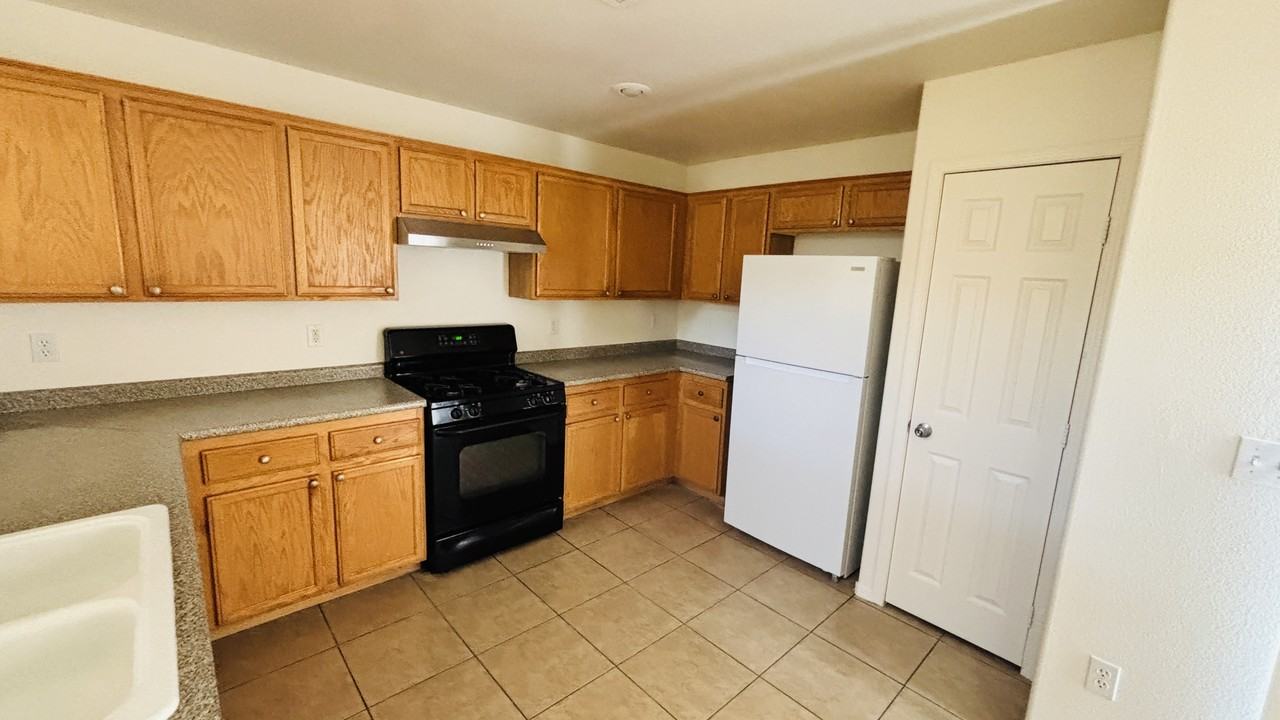 9380 Malaya Garnet Ct #1 - Photo 7 of 27