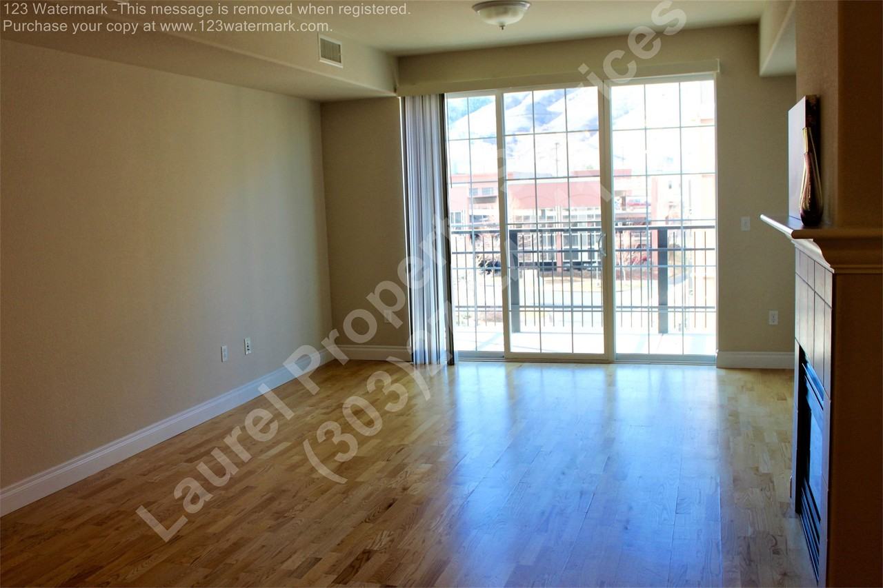 620 11th St - Photo 4 of 19