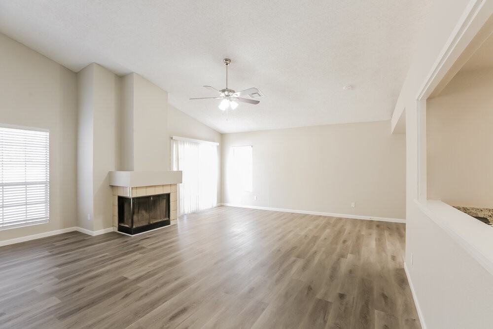 2732 W Gila Ln - Photo 3 of 16