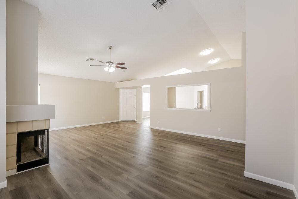 2732 W Gila Ln - Photo 5 of 16