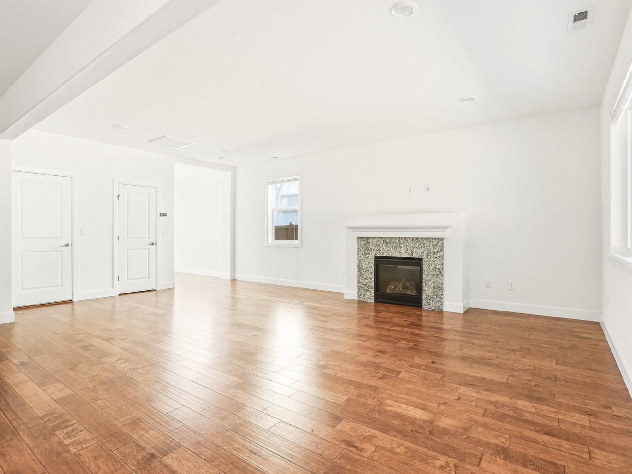 17903 33rd Ave Se - Photo 4 of 20