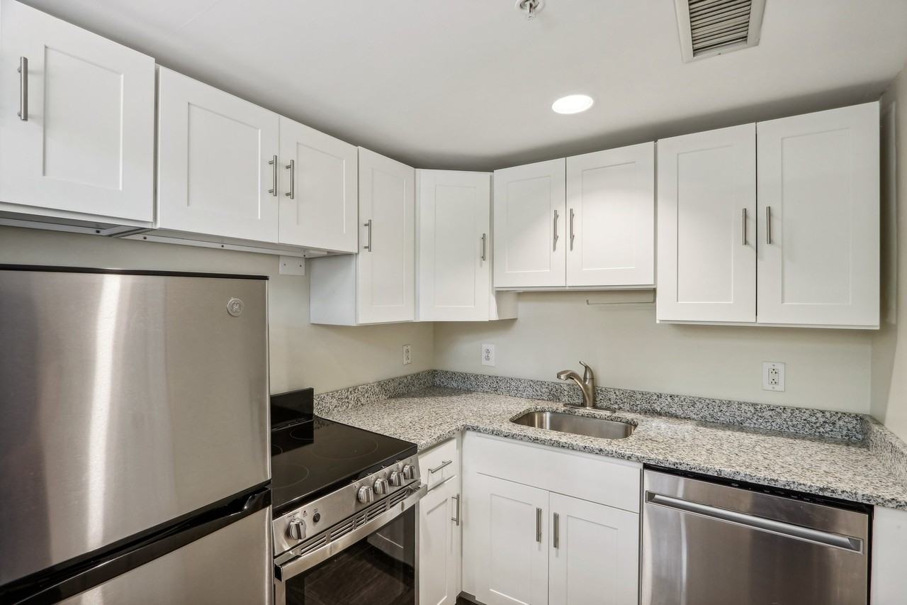1473 Beacon St #A - Photo 6 of 15