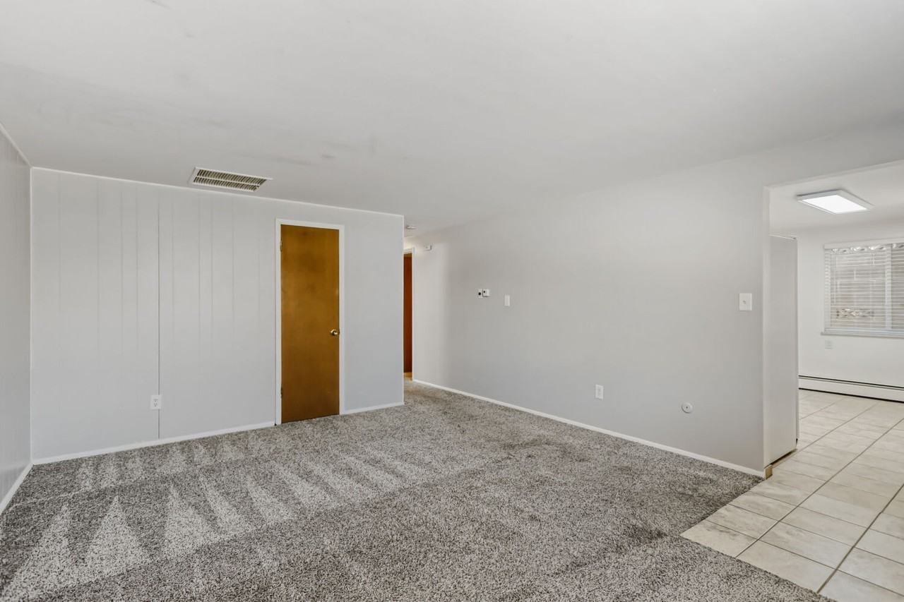 512 Maple St #512 - Photo 4 of 18