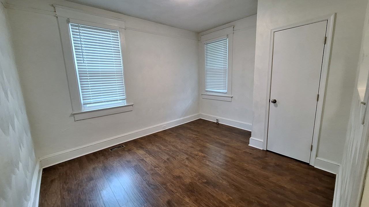 311 W 27th St #A - Photo 6 of 26