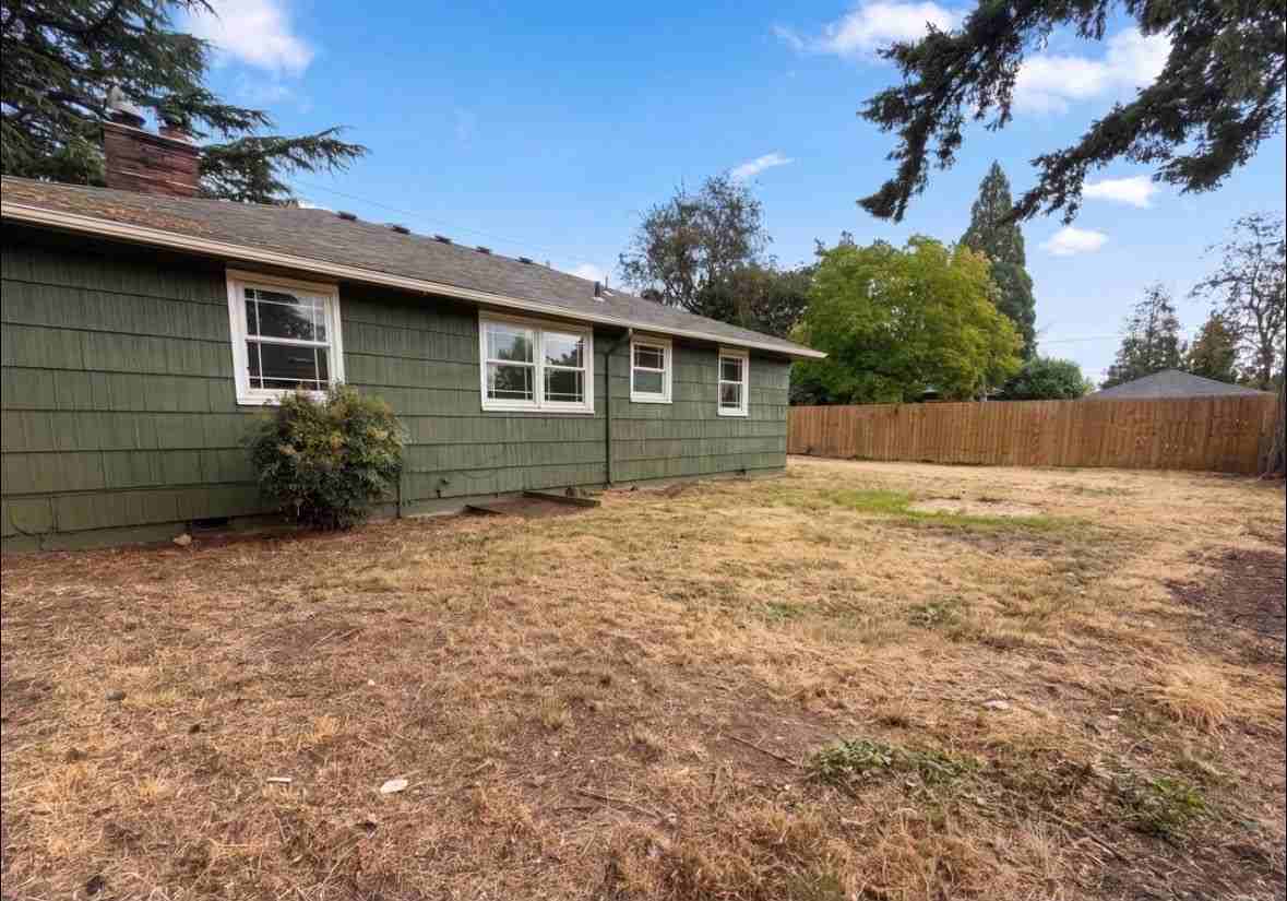 11650 Northeast Glisan Street - Photo 3 of 5