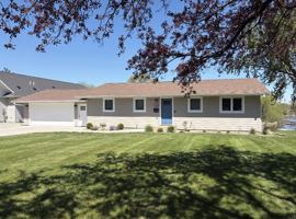 featured image of 3204 Crestwood Dr Ne #1