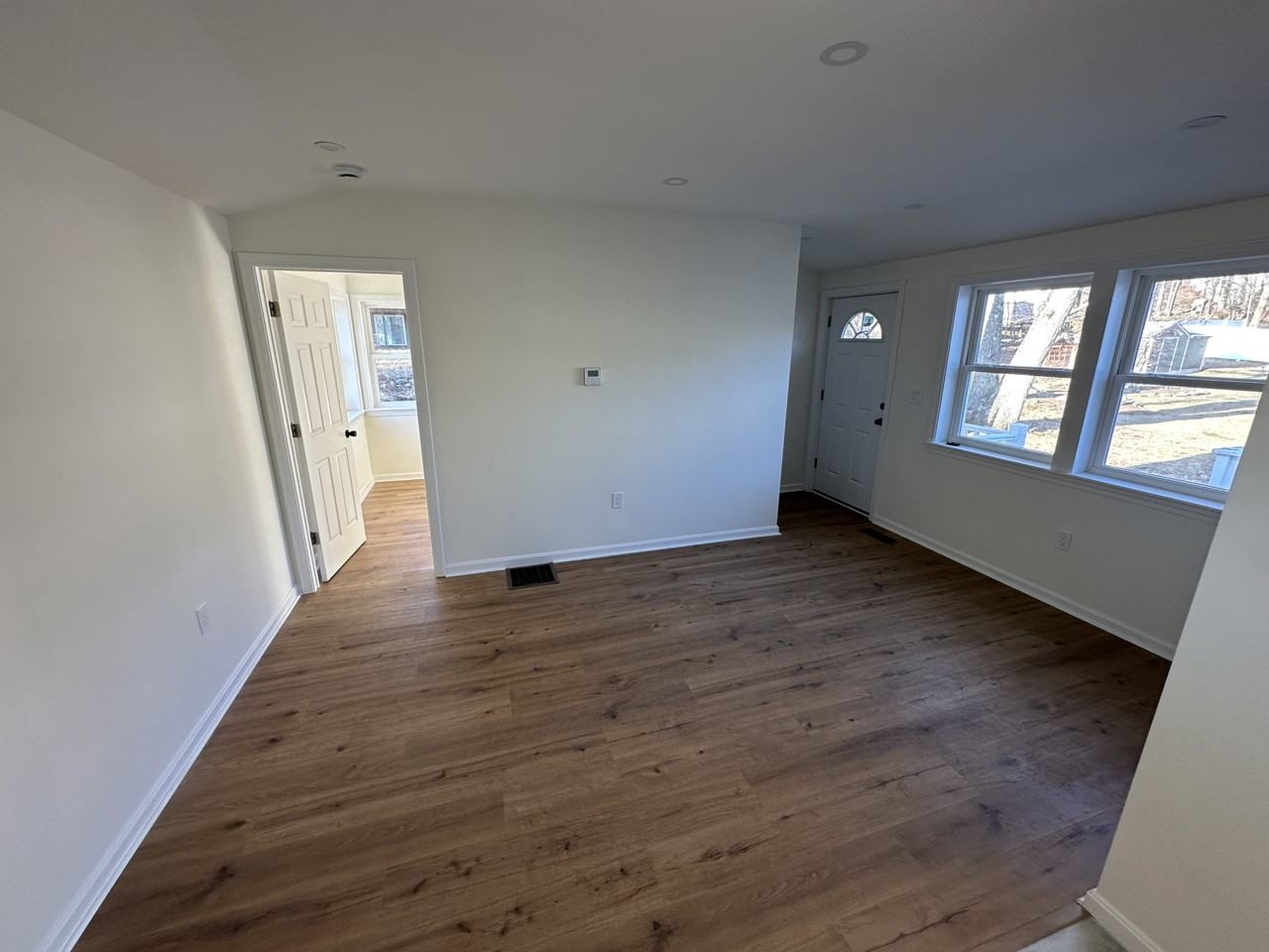 19 Leslie Rd - Photo 2 of 14