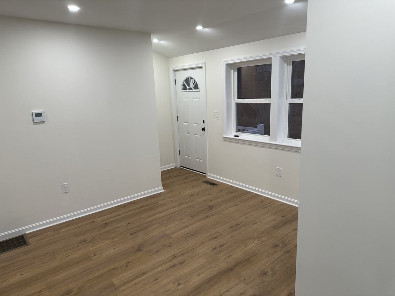 19 Leslie Rd - Photo 3 of 14
