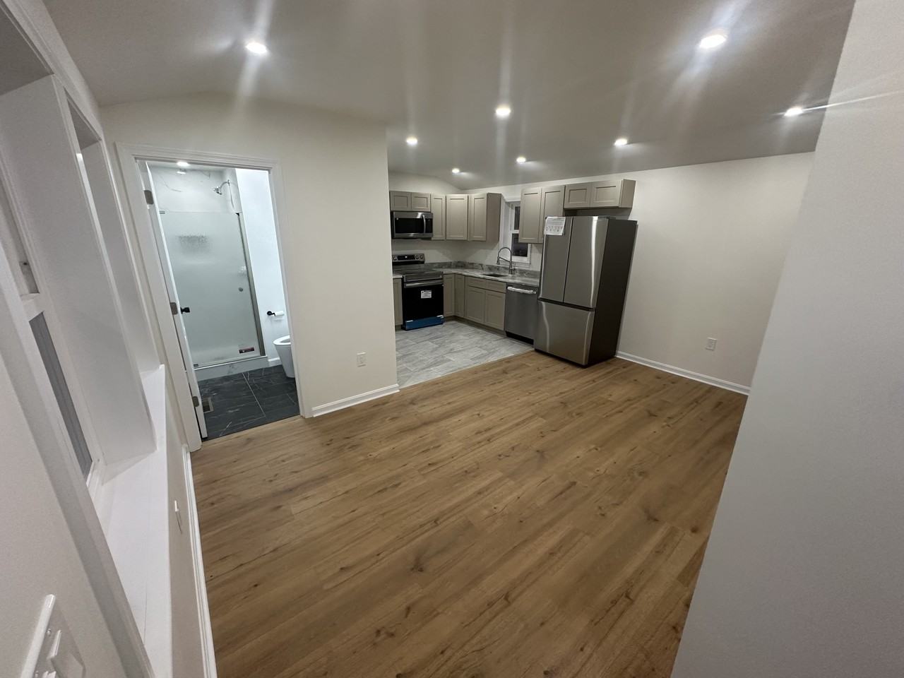 19 Leslie Rd - Photo 4 of 14
